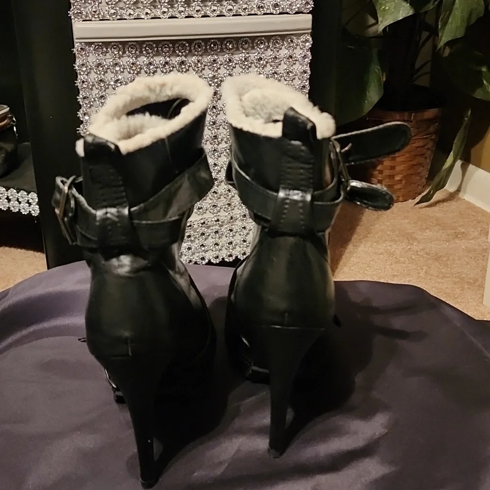 Booties - Picture 3 of 4